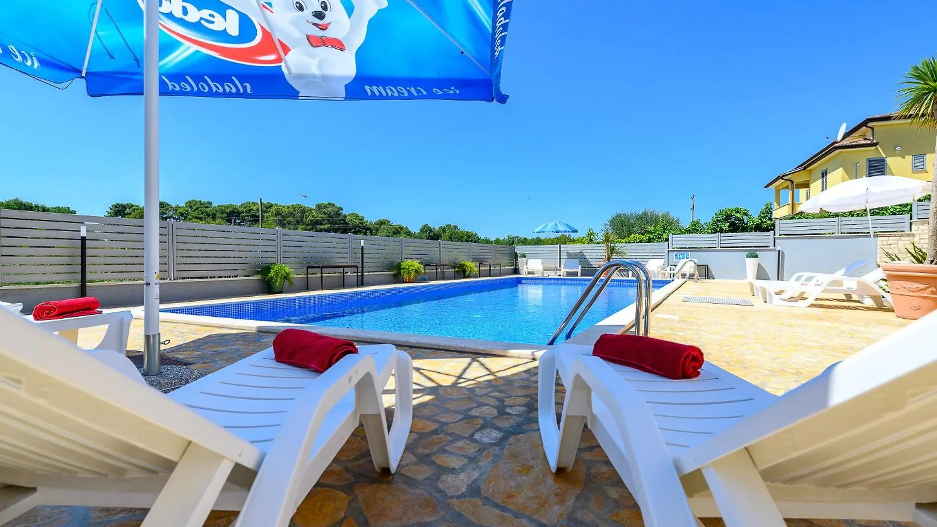 Stancija Amorozo 5 Ap 2 Porec Apartment